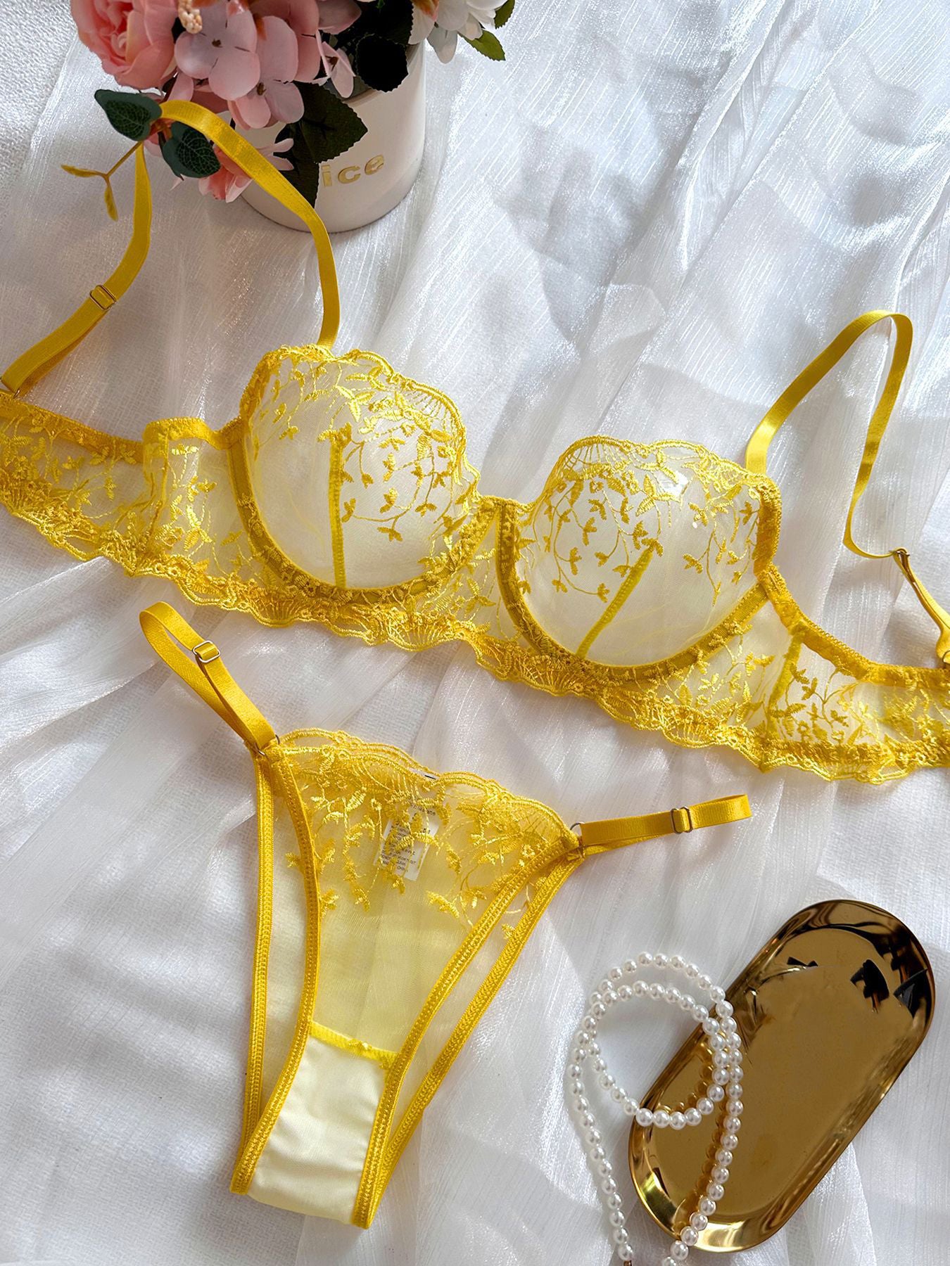 Mesh Embroidery See-Through Sexy Suit with Underwire