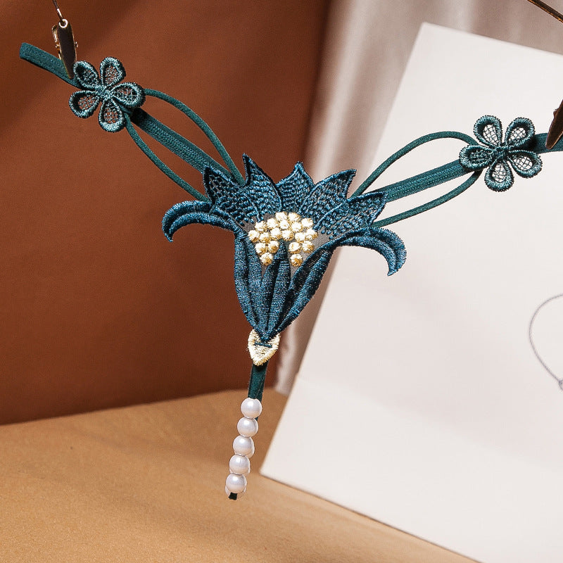 Hollow Pearl Flower Thong